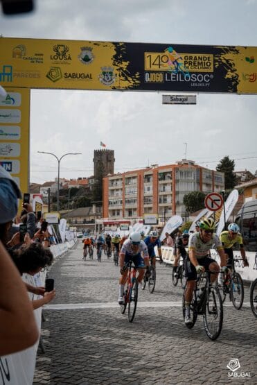 676471294 1366316278872350 941981507283936077 N