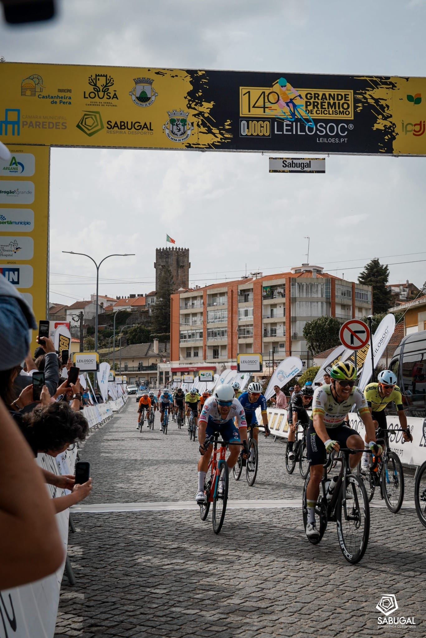 676471294 1366316278872350 941981507283936077 N