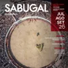 Vista aérea da arena de Sabugal lotada, com tourada em curso e multidão nas bancadas. Capa do Boletim Municipal nº2/2026.
